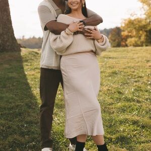 Women’s beige midi skirt old navy medium